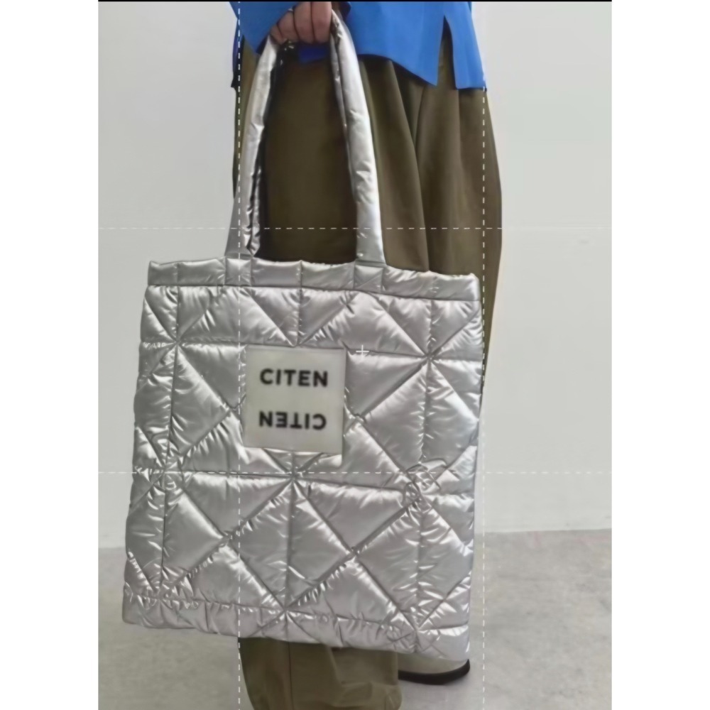 [現貨]日本品牌 CITEN 銀色 鋪棉托特包 空氣感 側背包 可放A4 筆電-細節圖2