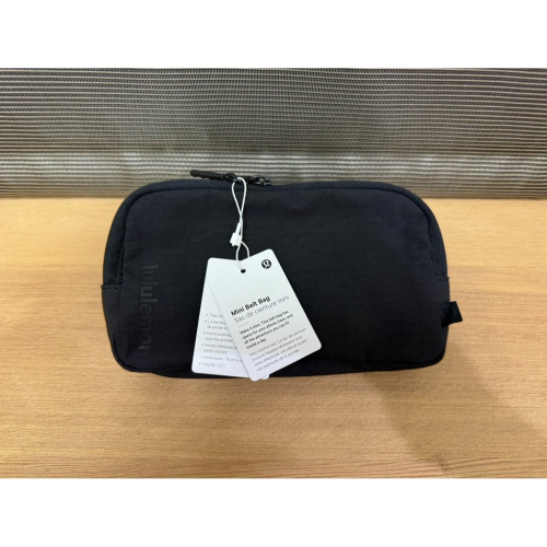 美國 lululemon 中性迷你款 黑色 0.7L 腰包 胸包 斜挎包 Mini Belt Bag