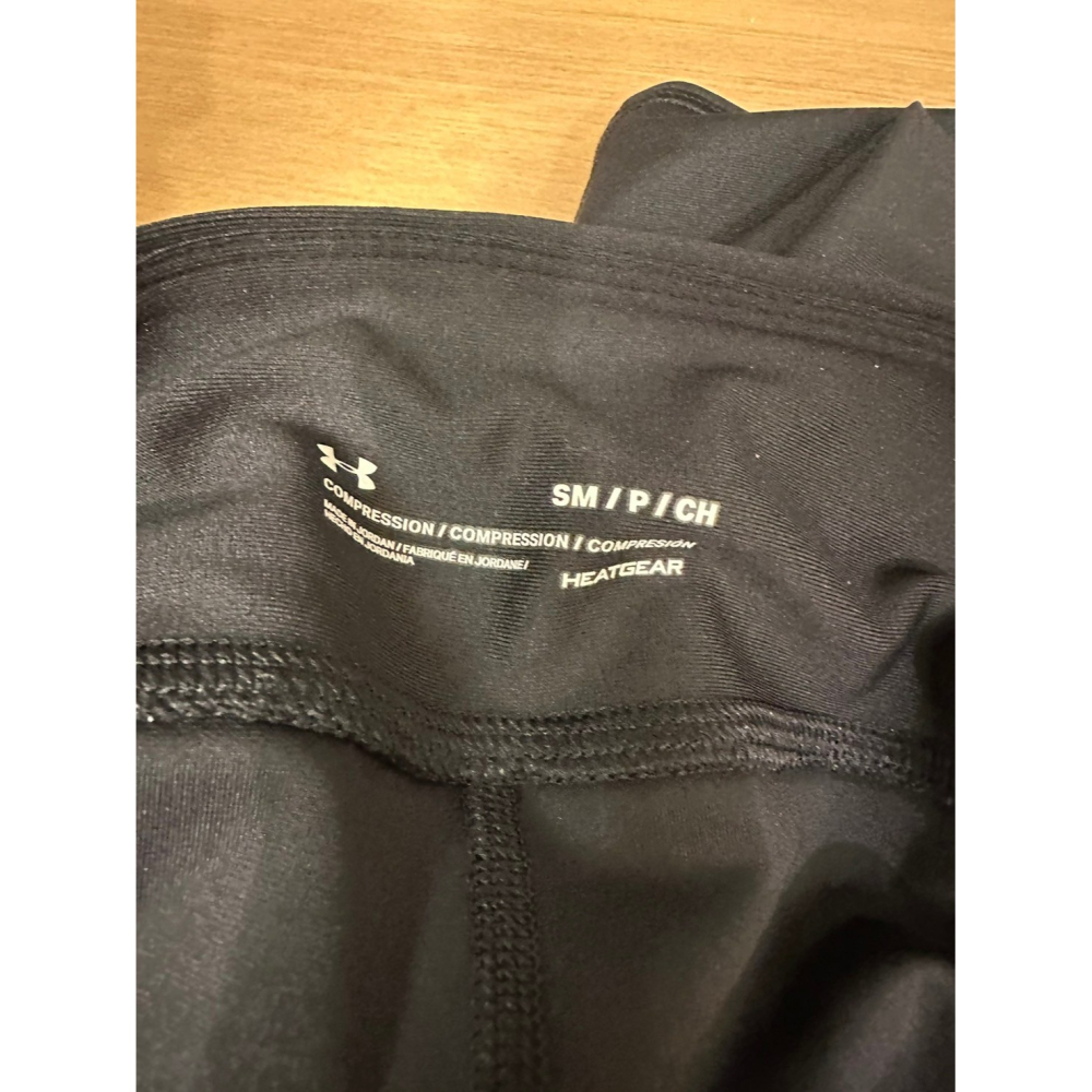 Under Armour UA 黑色七分運動褲 壓力褲 size S-細節圖3