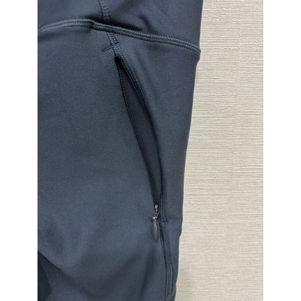 Under Armour UA 黑色七分運動褲 壓力褲 size S-細節圖4