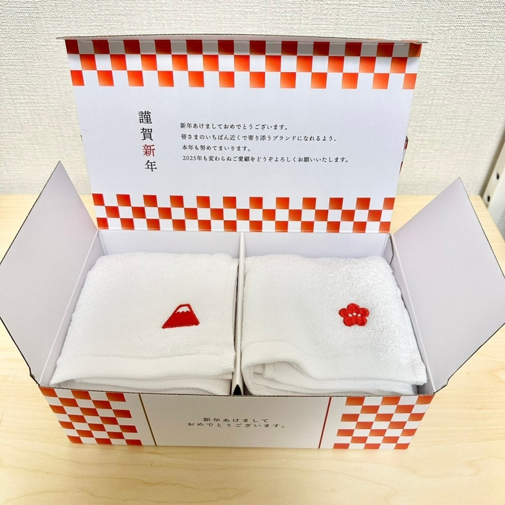 日本 Uniqlo 2025 新春滿額禮 元旦賀歲毛巾禮盒 毛巾兩件組 新年禮物-細節圖3
