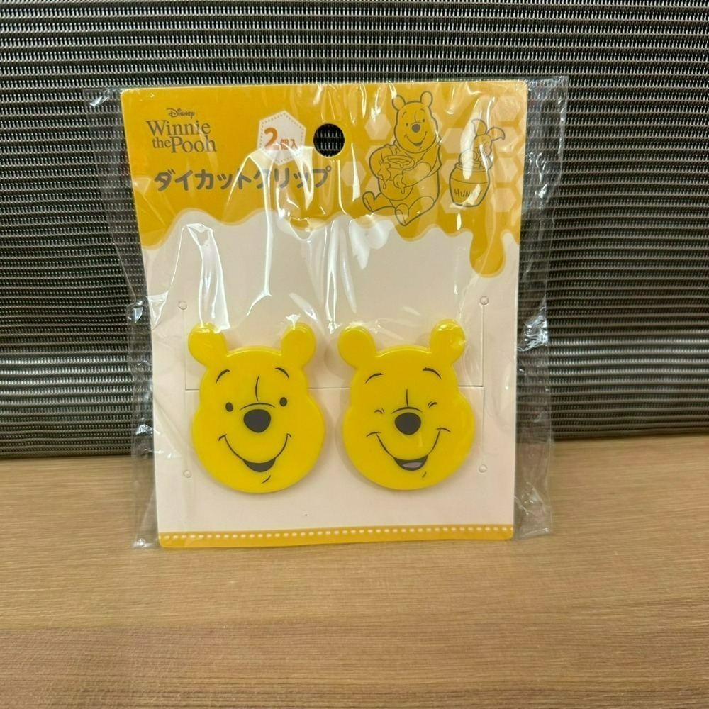 日本 百元商店 大創 Seria 維尼 小物 拉鍊包 洗衣袋 模具 野餐墊 風扇罩 水壺套 夾鏈袋 冷水瓶 濾茶器 杯蓋-規格圖11