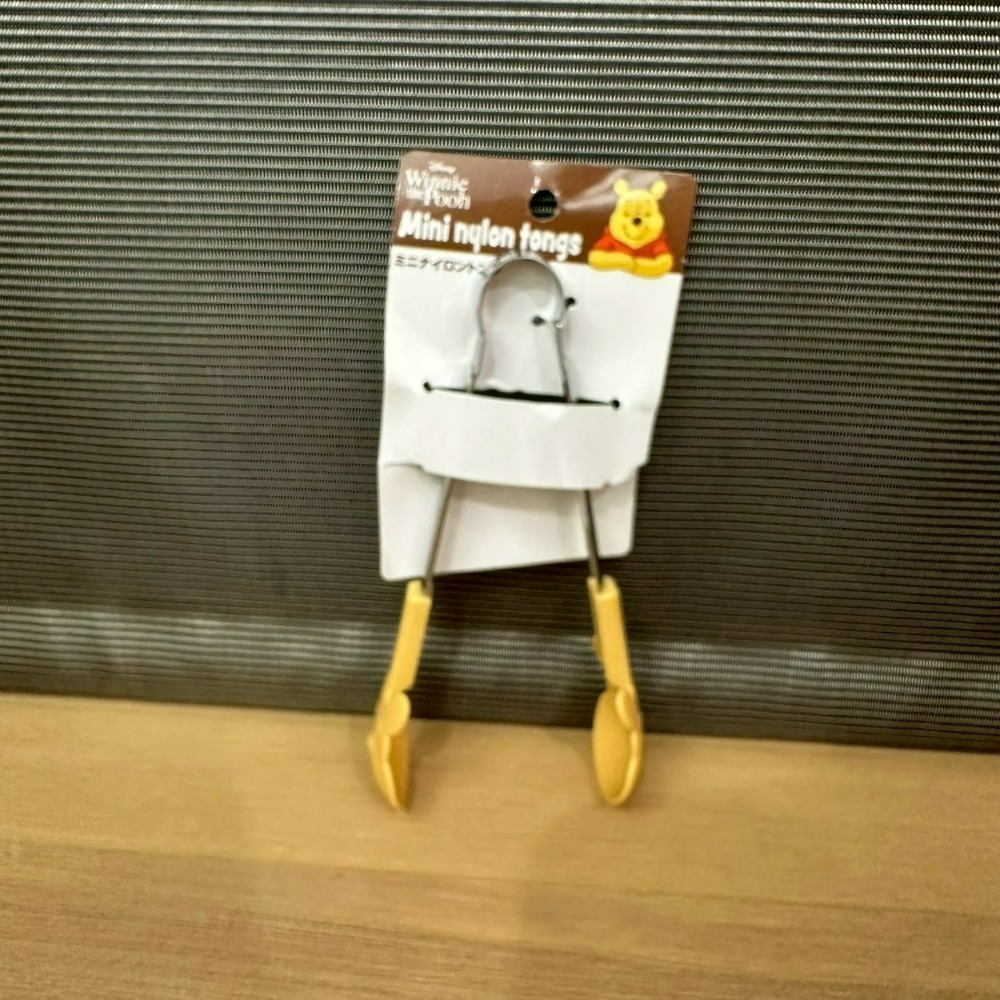 日本 百元商店 大創 Seria 維尼 小物 拉鍊包 洗衣袋 模具 野餐墊 風扇罩 水壺套 夾鏈袋 冷水瓶 濾茶器 杯蓋-規格圖11