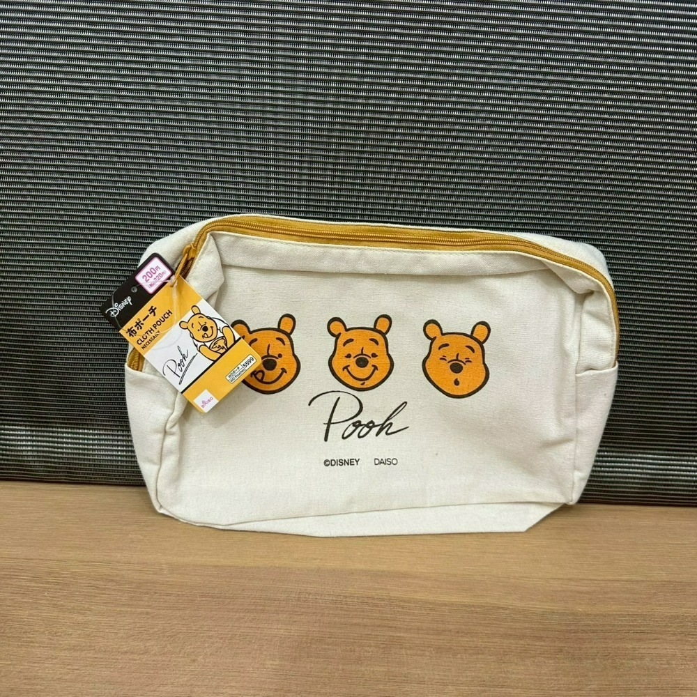 日本 百元商店 大創 Seria 維尼 小物 拉鍊包 洗衣袋 模具 野餐墊 風扇罩 水壺套 夾鏈袋 冷水瓶 濾茶器 杯蓋-規格圖11