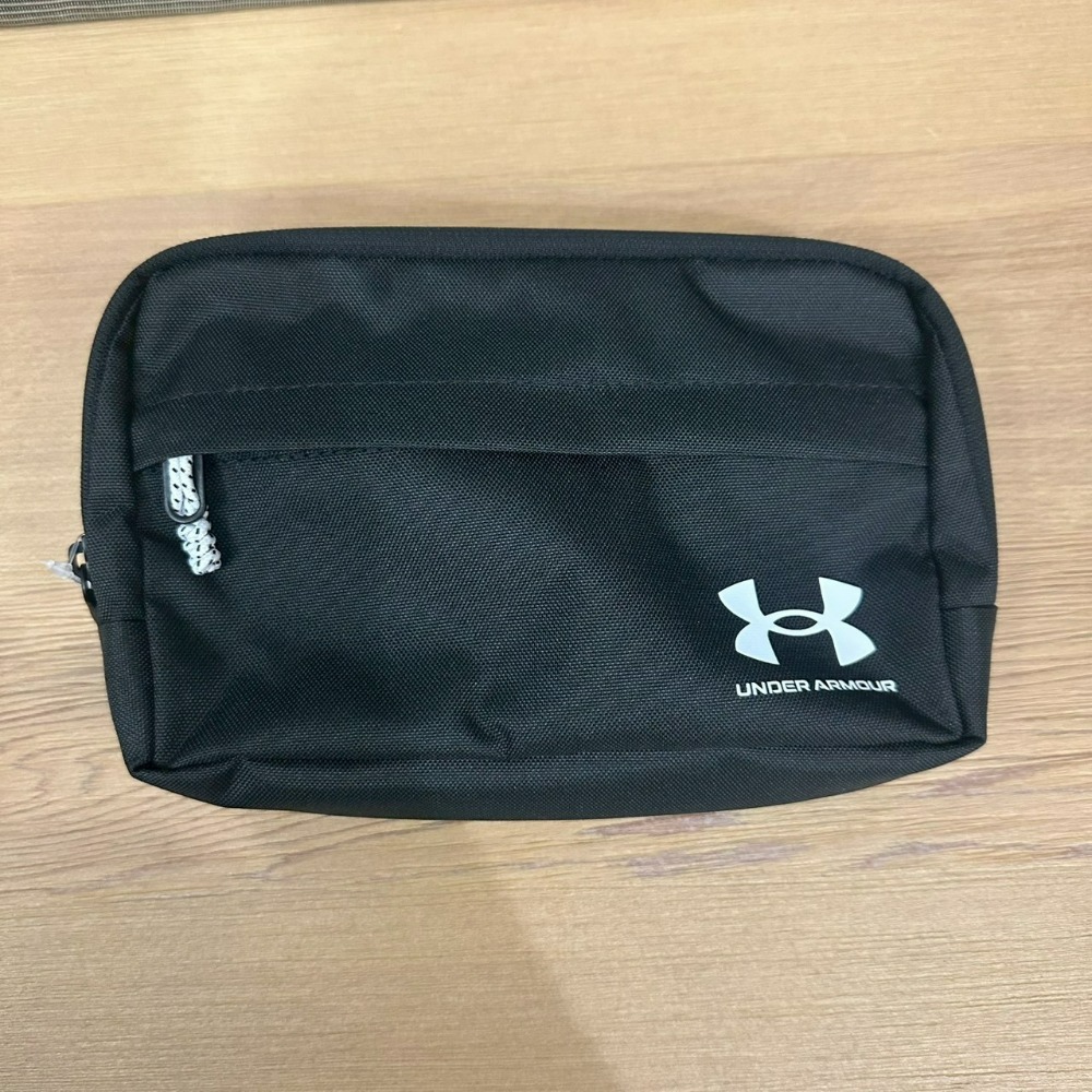 美國 UA 安德瑪 Under Armour Essential 腰包 斜背包 胸包 肩背包 黑/灰/白-規格圖11
