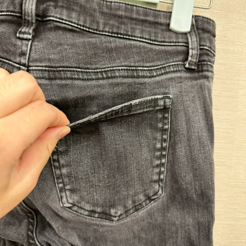 <二手> Uniqlo 黑色 中腰 特級彈性牛仔褲 size 24/61cm 436551-細節圖4