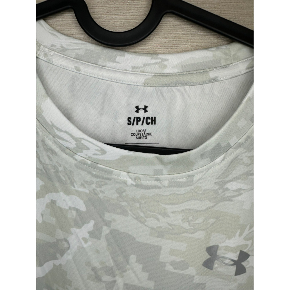美國 UA 安德瑪 Under Armour 女款 短袖Velocity UA Tech印花運動T恤-細節圖6