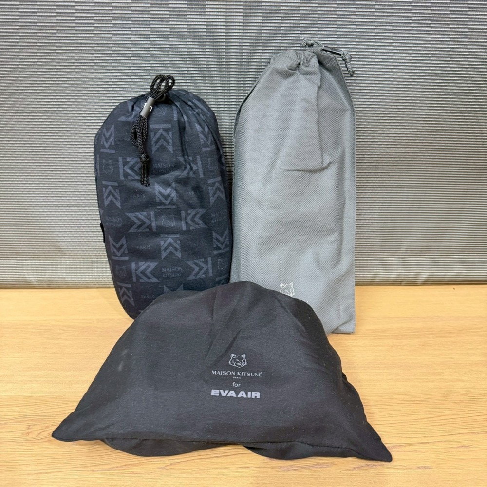 EVA air 長榮航空 Maison Kitsuné 機上用品 皇璽桂冠艙 商務艙 商務艙 睡衣 過夜包-細節圖2