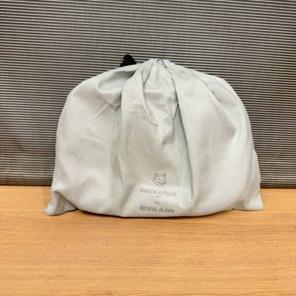 EVA air 長榮航空 Maison Kitsuné 機上用品 皇璽桂冠艙 商務艙 商務艙 睡衣 過夜包-細節圖6