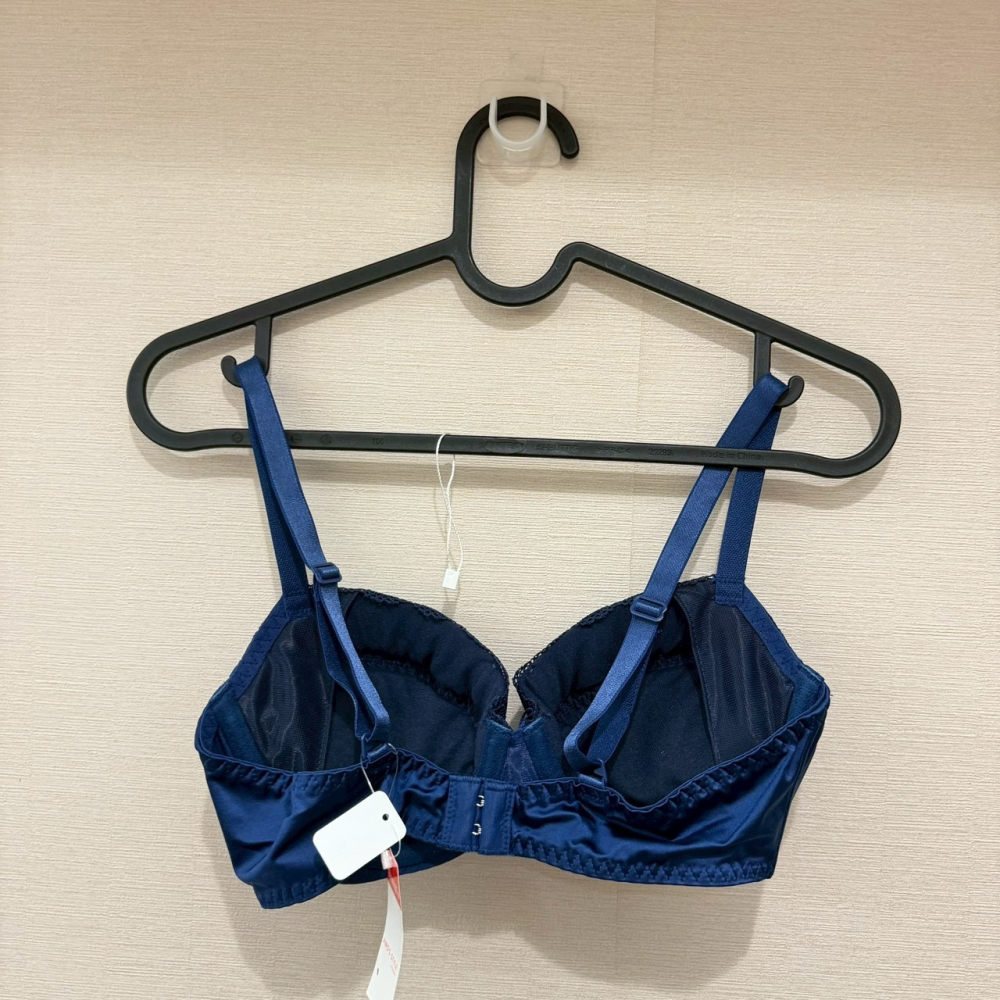 日本 Triumph 黛安芬 AMO＇S STYLE 藍色蕾絲內衣 70D + 內褲 M ASTM1150 WHU-細節圖4