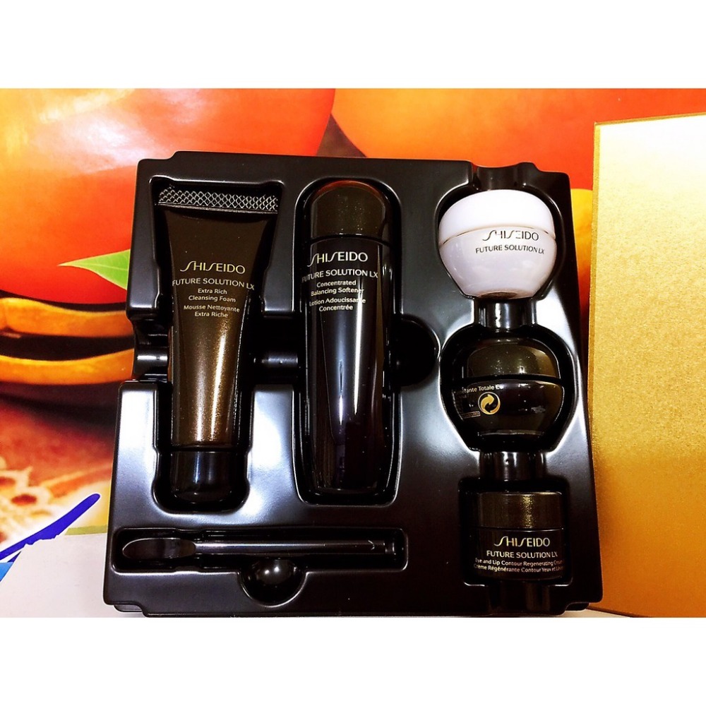 資生堂時空琉璃LX極上御藏晚霜6ML+眼唇霜2.5ML＋日霜6ml+柔膚露25ml +潔膚皂15mlL 禮盒裝5件組-細節圖2