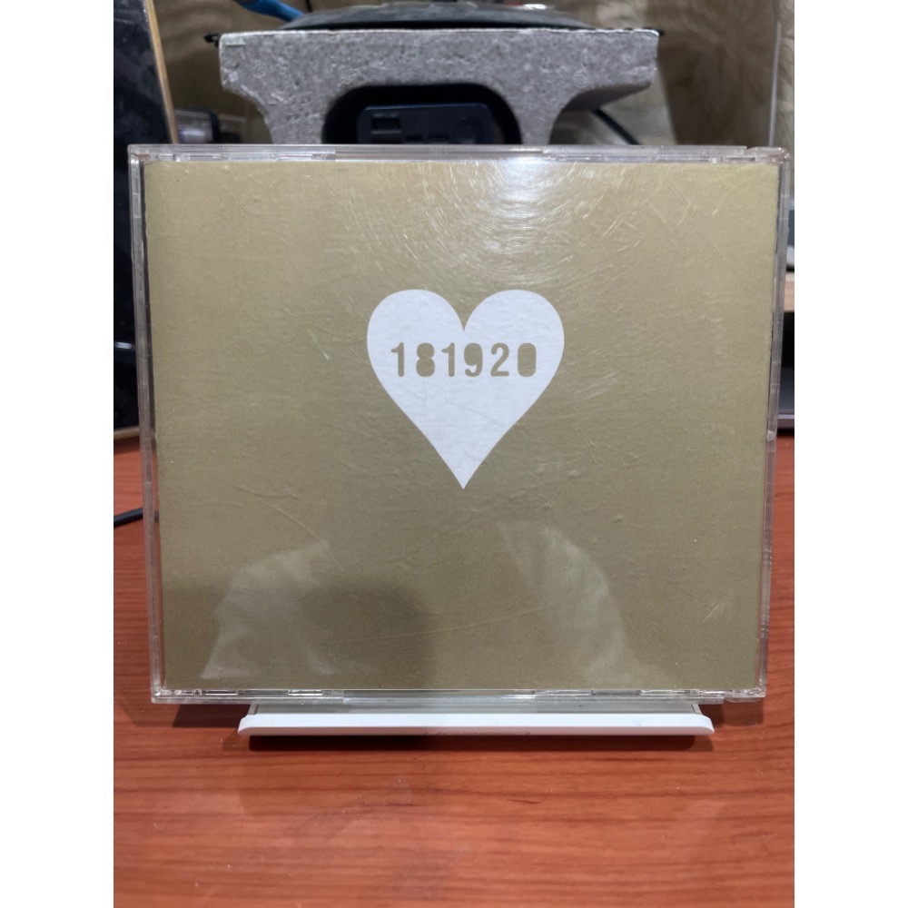安室奈美惠 181920 精選輯 CD播放正常 外觀：6.5成新，原廠外殼小破損，CD較多刮痕-細節圖6