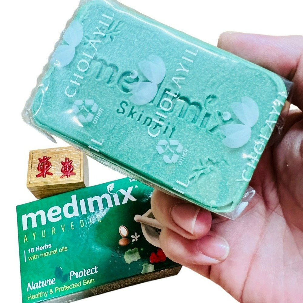 【Medimix正品附發票】【草本】印度綠寶石皇室藥草浴美肌皂【使用18種珍貴草本配方】 香皂 (125克)-細節圖3