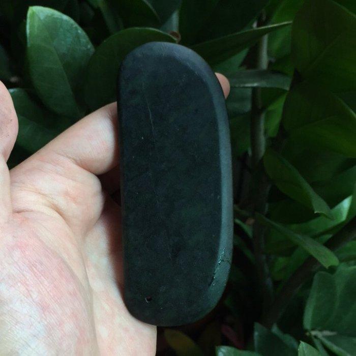 台灣墨玉 天然花蓮墨玉 天然磁性 臉部 肩頸 四肢 全身 穴道 厚切紓壓刮痧板 墨玉刮痧板 花蓮墨玉刮痧板-細節圖2