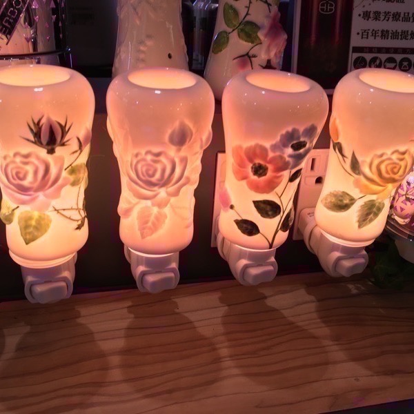 ✿J&P代購✿荷柏園 herbox 彩繪陶瓷精油壁燈 小夜燈 薰香 送禮 插座 薰衣草 聖誕節 交換禮物-細節圖2