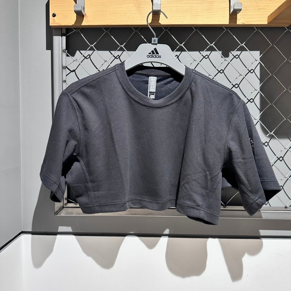𝓑&𝓦現貨免運 GV5097  Adidas aSMC CROP 女短版 短袖上衣-細節圖3