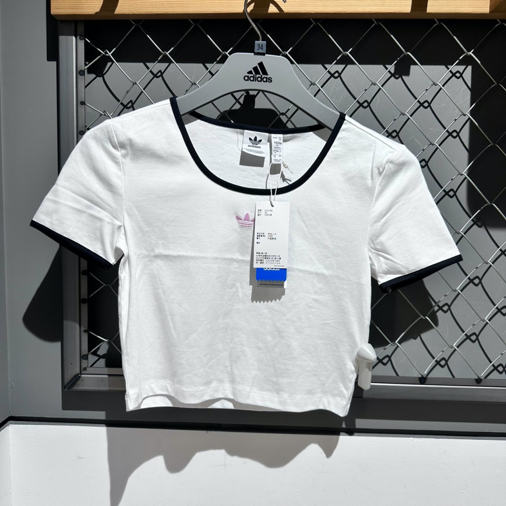 𝓑&𝓦現貨免運 H15796  Adidas 女 短版短袖上衣-細節圖2