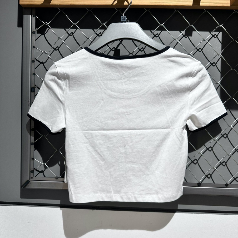 𝓑&𝓦現貨免運 H15796  Adidas 女 短版短袖上衣-細節圖3