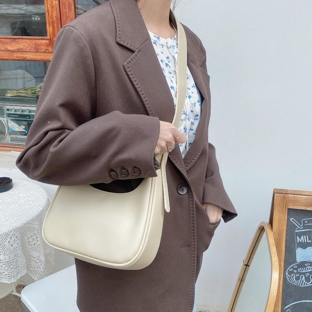 【叭啥貨-現貨秒出🚀】2023簡約百搭手提包，月牙單肩斜跨包，復古餃子包，潮流百搭手提包-細節圖8