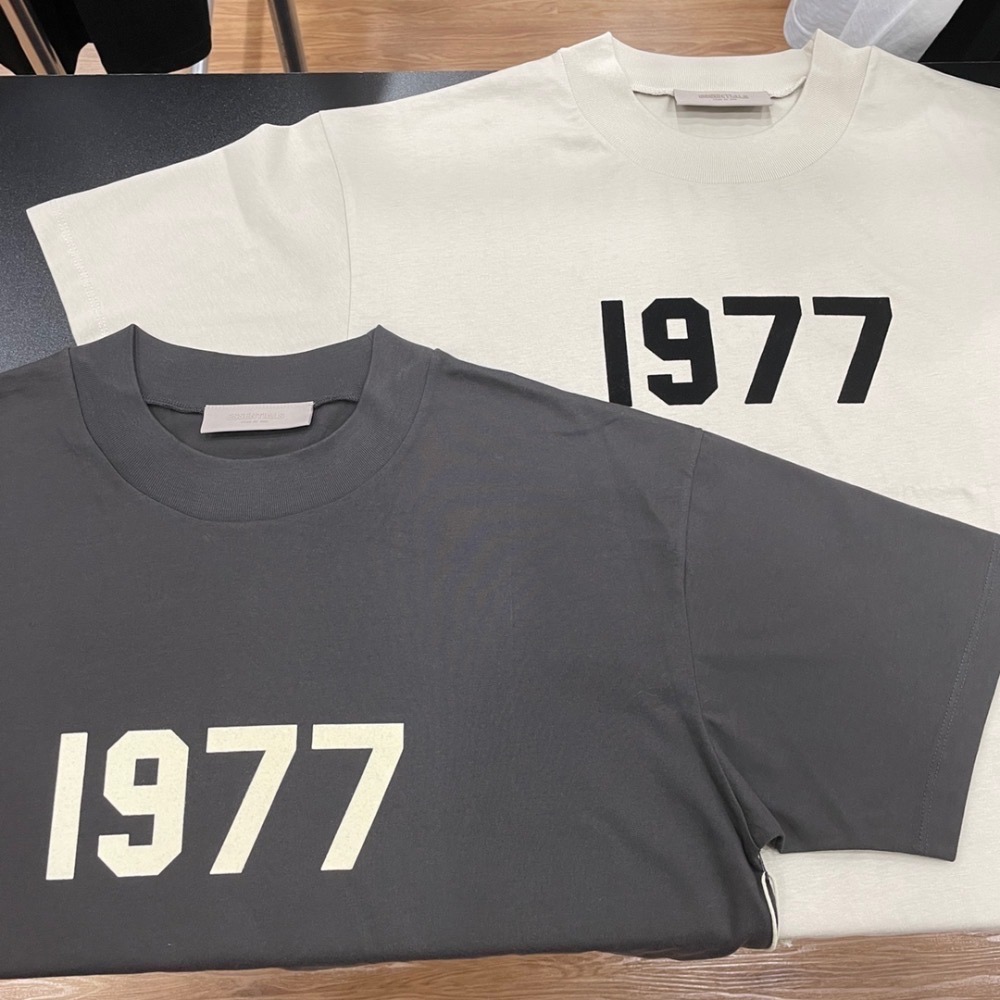 【Bro Closet】FOG ESSENTIALS 1977短袖T 男女同款 百搭款-細節圖2