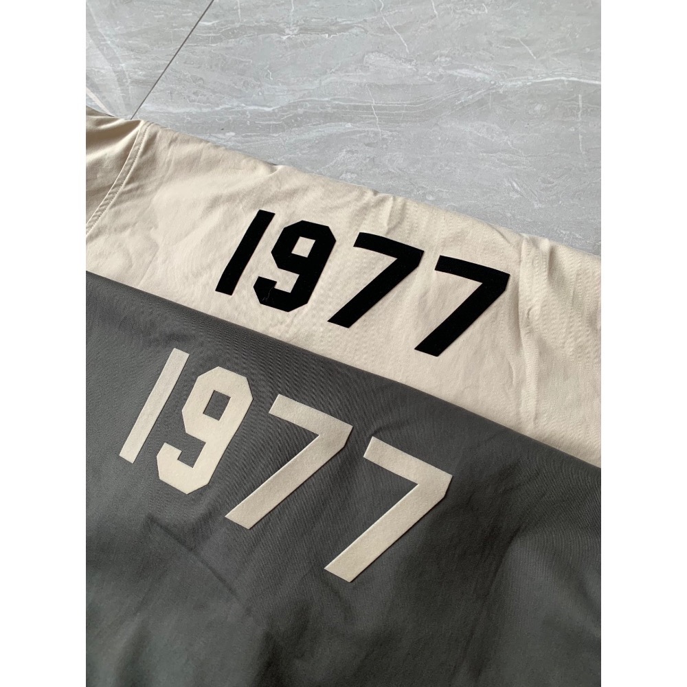 【Bro Closet】 FOG  ESSENTIALS  植絨1977麂皮教練薄夾克 潮流 型男穿搭-細節圖5