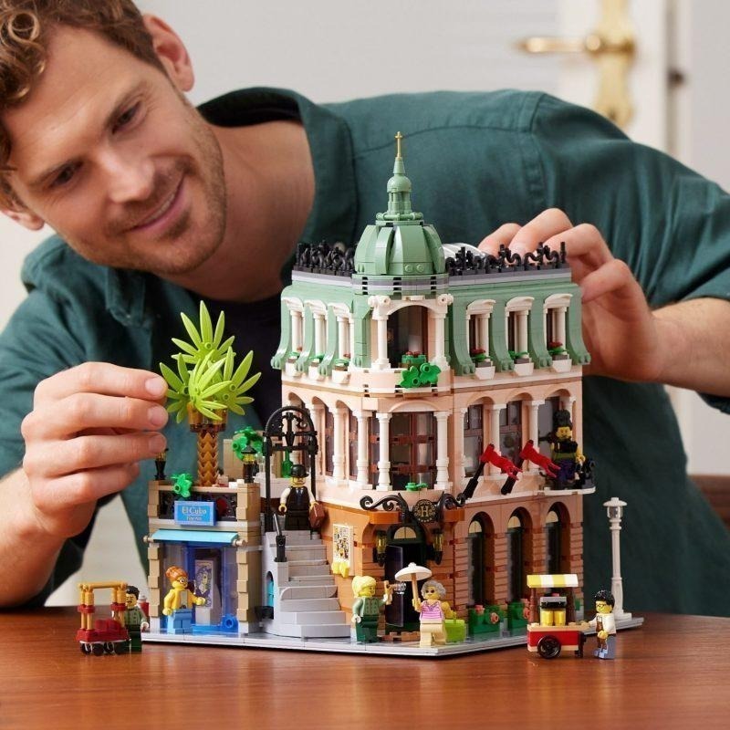 ［想樂］全新 樂高 Lego 10297 Creator Expert 街景 精品渡假飯店-細節圖9