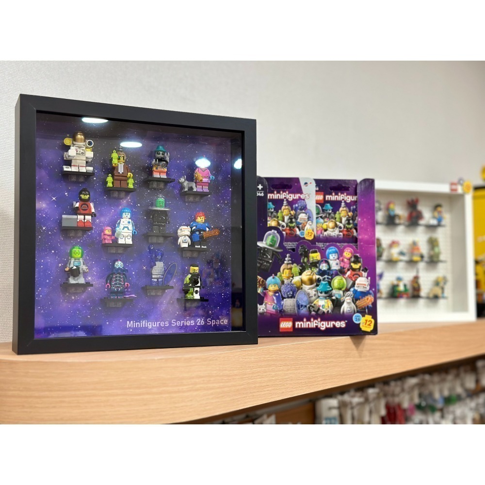 ［想樂］全新 樂高 LEGO 人偶框 人偶 立架 掛勾 展示框 相框 71050 71047 71046 71045-細節圖3