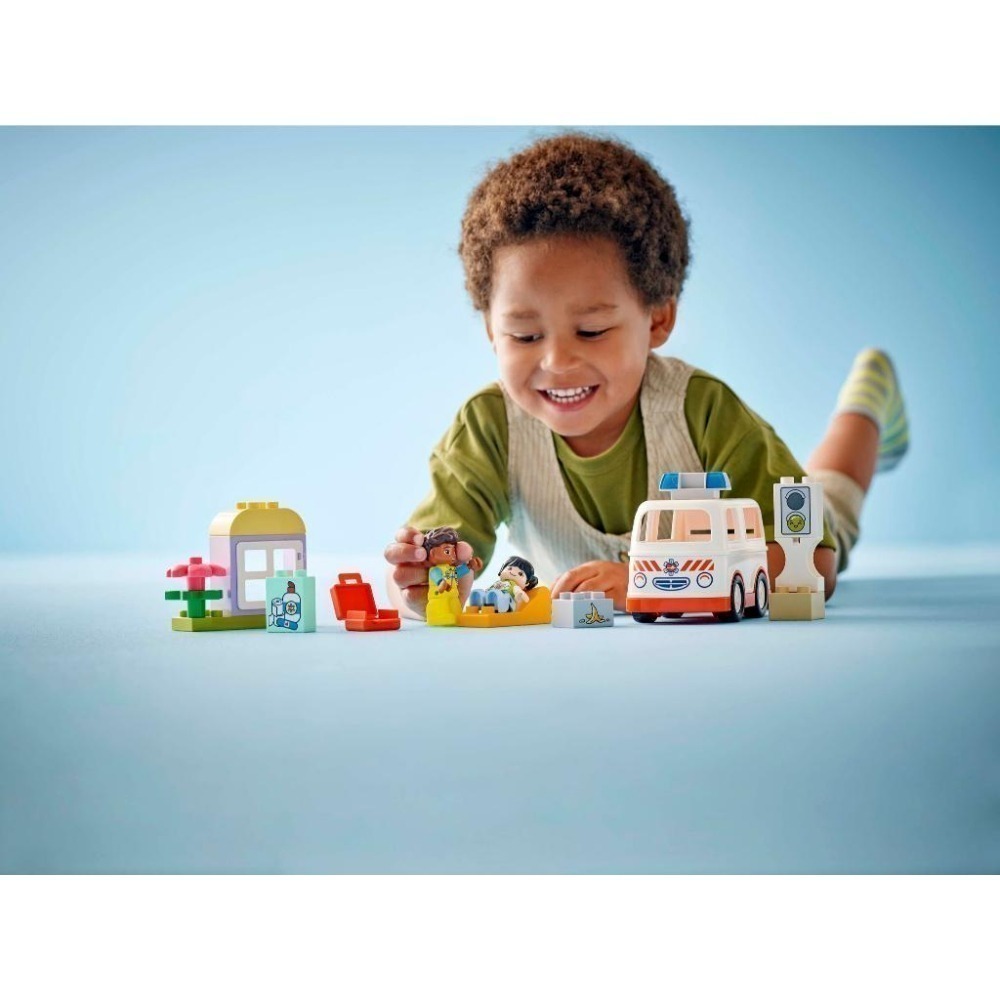 ［想樂］全新 樂高 LEGO 10447 DUPLO 得寶 救護車和駕駛員-細節圖8