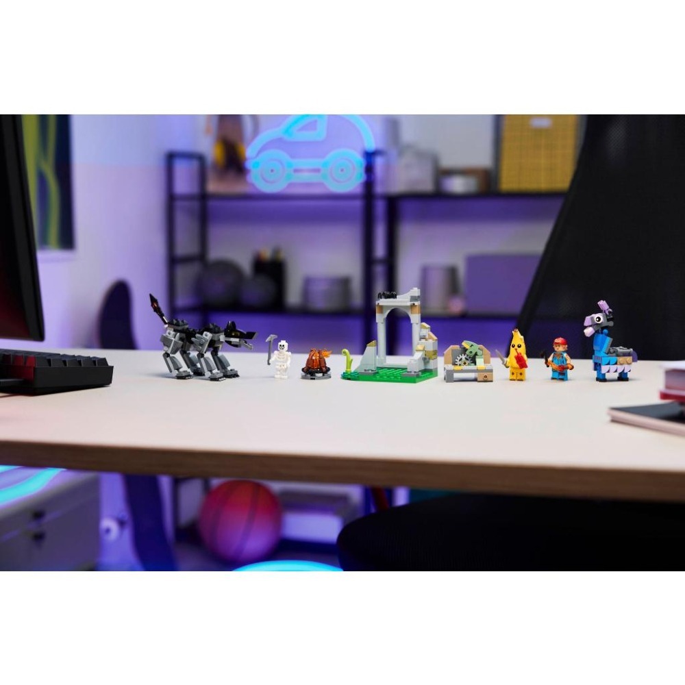［想樂］全新 樂高 LEGO 77075 要塞英雄 Fortnite Peely & Sparkplug＇s 草原營地-細節圖9