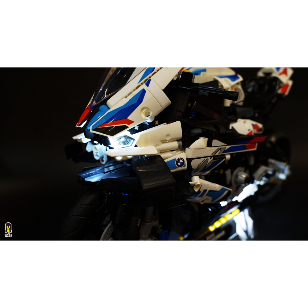 ［想樂］ [不含積木]  WBS 樂光 42130 BMW 重機 專用燈組 紙片燈 樂光燈 專用防塵盒 展示盒 壓克力-細節圖5