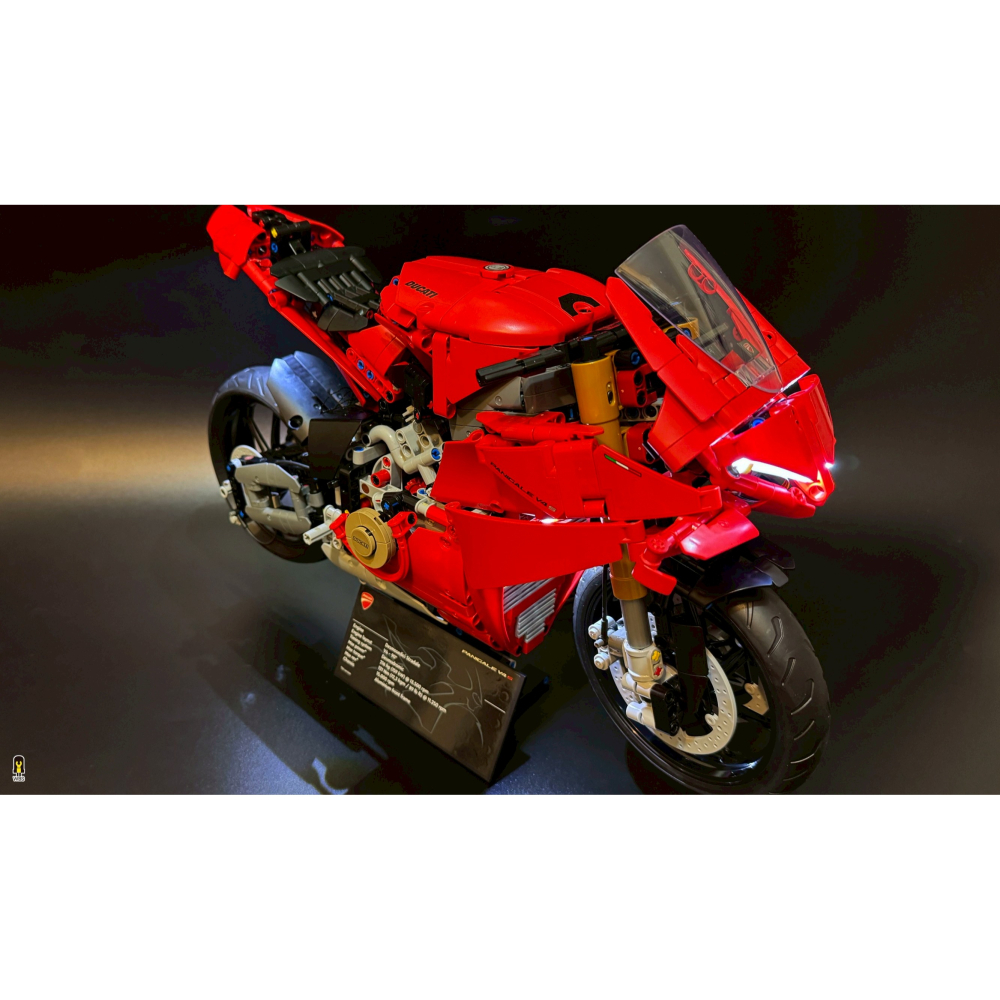 ［想樂］ [不含積木]  WBS 樂光 42202 杜卡迪 摩托車 專用燈組 紙片燈 樂光燈 專用防塵盒 展示盒 壓克力-細節圖2