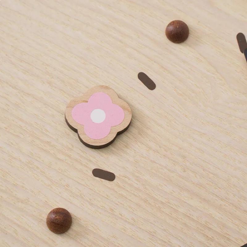 現貨正版 卡娜赫拉的小動物 時鐘 P助與粉紅兔兔花花 動態時鐘 木製掛鐘 可愛時鐘 壁鐘-細節圖5