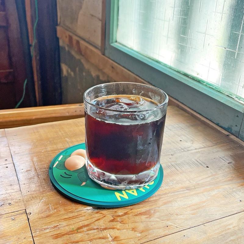 現貨正版 蠟筆小新 隔熱杯墊 屁屁怪獸裝隔熱杯墊 繽紛可愛杯墊 野原新之助 止滑隔熱杯墊 吸水杯墊 杯墊-細節圖7