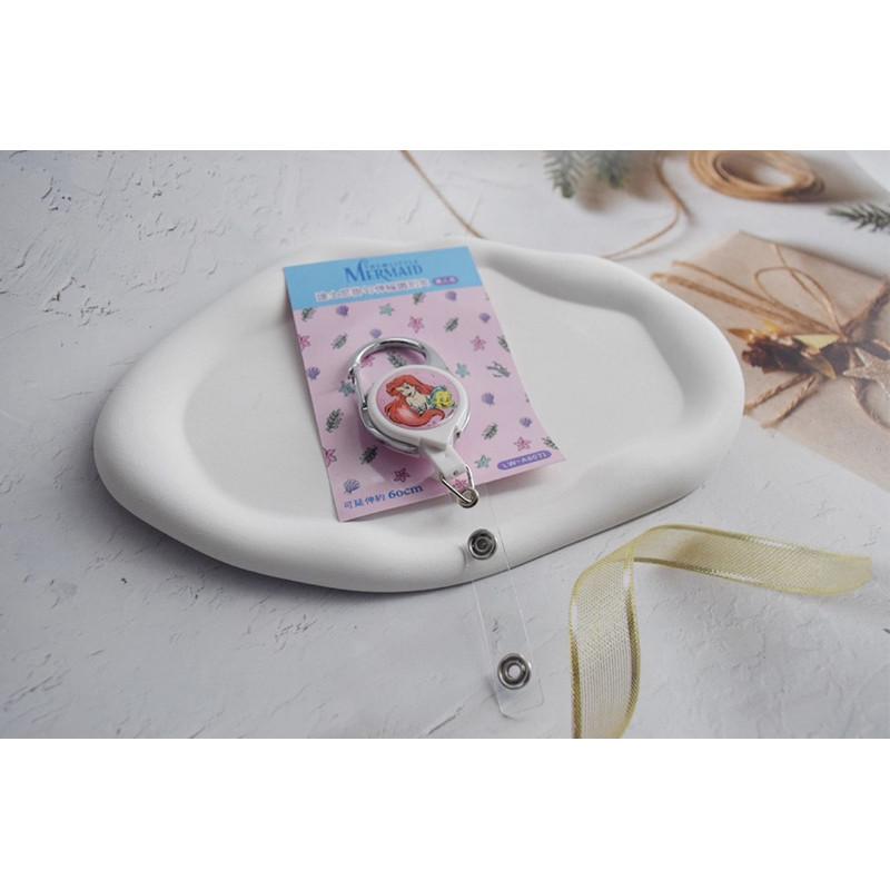 現貨正版 迪士尼 掛勾伸縮識別夾 愛麗兒 伸縮識別夾 可扣式伸縮鑰匙圈 公主樂鉤識別夾 小美人魚 伸縮卡夾 證件夾-細節圖2