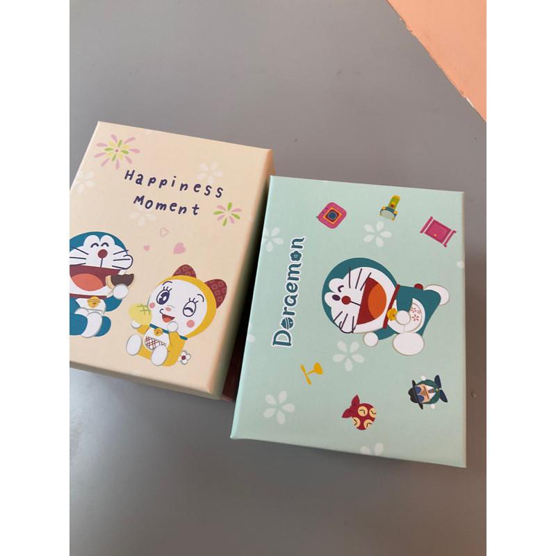 現貨正版 哆啦A夢 禮物盒 精裝禮物盒（中）紙盒 小叮噹包裝盒 收納盒 禮物收納盒 交換禮物 畢業禮物-細節圖5