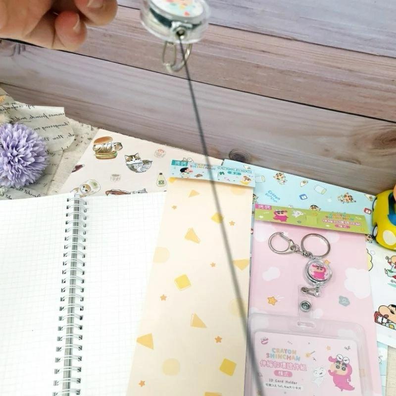 現貨正版 蠟筆小新 伸縮扣環證件組 伸縮鑰匙圈卡套 橫式證件卡套 直式 伸縮鑰匙圈 伸縮卡套 工作證卡夾 硬殼伸縮卡夾-細節圖7