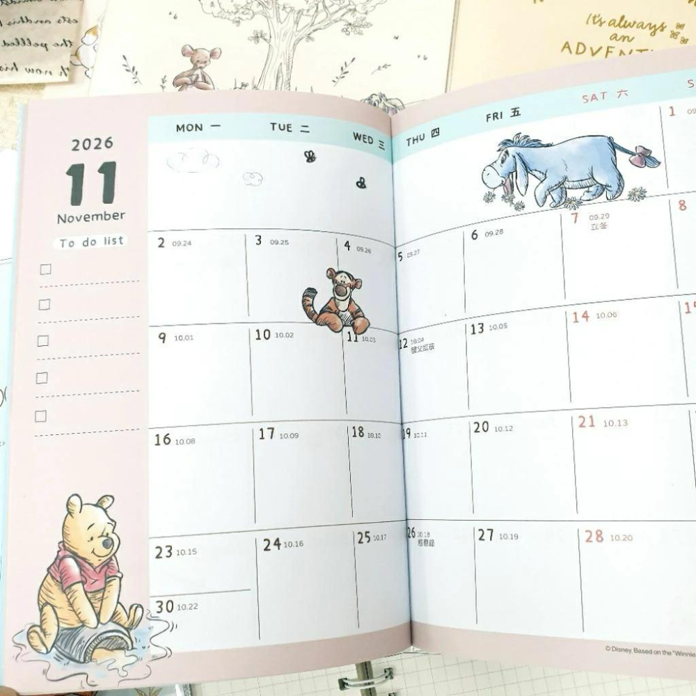 現貨正版 2026年 維尼 25k月誌 迪士尼 月計劃本 屹耳 小豬 跳跳虎 年度計劃 行事曆 手帳 行程規劃 收支表-細節圖4
