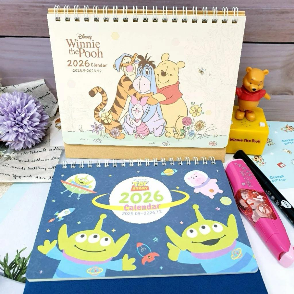 現貨正版 2026年 迪士尼 36k跨年桌曆 三角桌曆 維尼 桌曆 三眼怪 月曆 備忘錄 行事曆 年度計劃 可愛桌曆-細節圖2