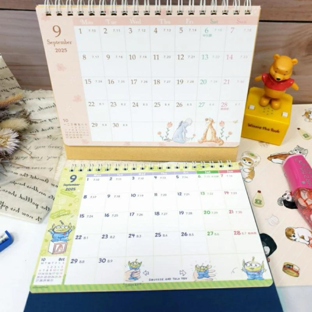 現貨正版 2026年 迪士尼 36k跨年桌曆 三角桌曆 維尼 桌曆 三眼怪 月曆 備忘錄 行事曆 年度計劃 可愛桌曆-細節圖6