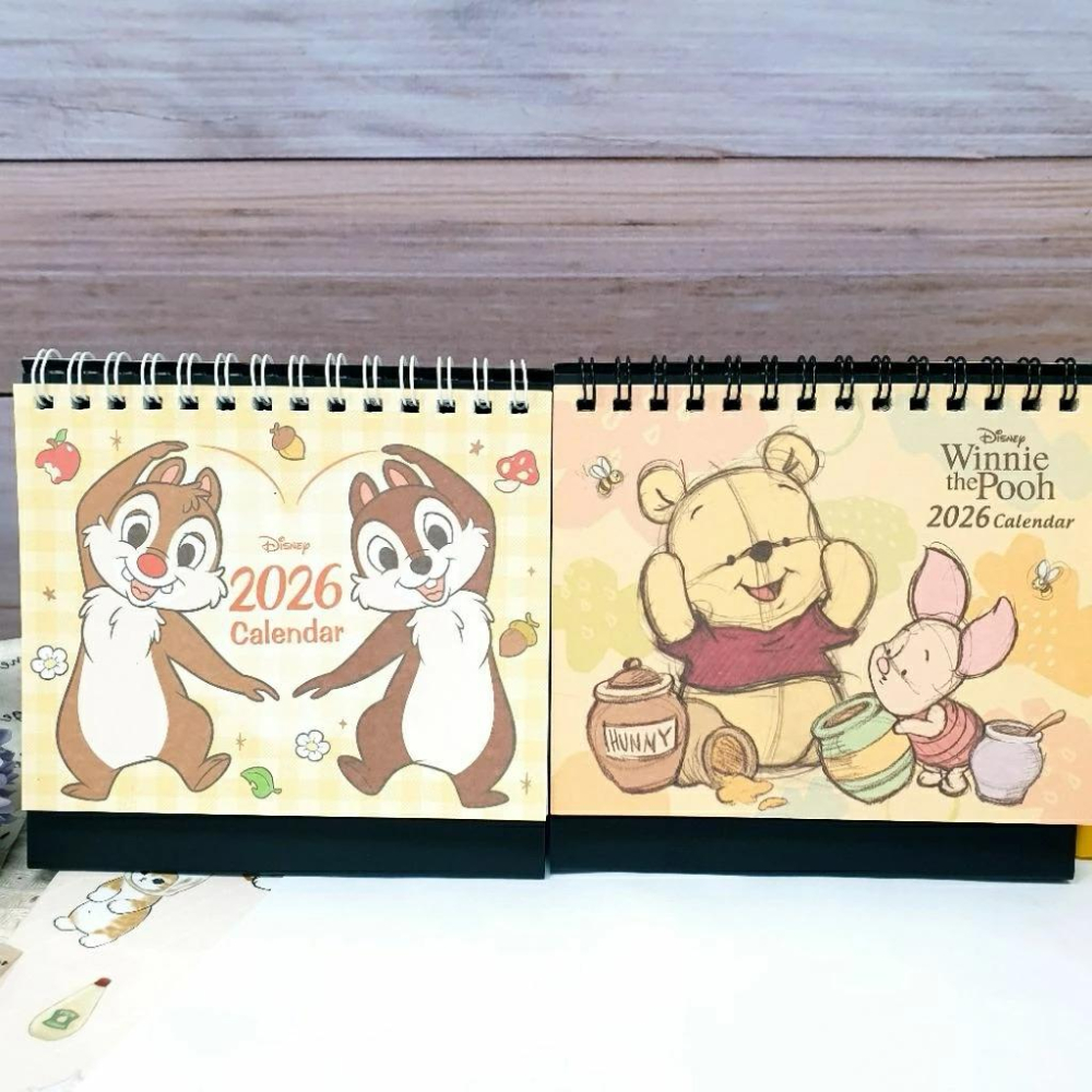 現貨正版 2026年 迪士尼桌曆 小桌曆 60k 三角桌曆 維尼 奇奇蒂蒂 行事曆 備忘錄 行程規劃 屹耳 台灣製-細節圖2