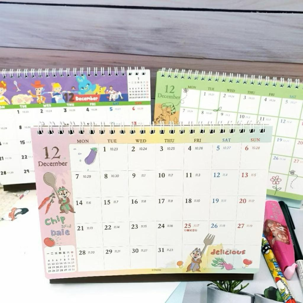 現貨正版 2026年 迪士尼 A5三角桌曆 奇奇蒂蒂 維尼 行事曆 三眼怪 玩具總動員 備忘錄 年度計畫表 月曆 台灣製-細節圖4