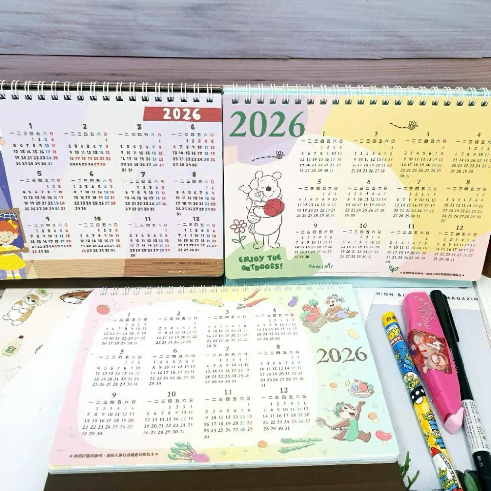 現貨正版 2026年 迪士尼 A5三角桌曆 奇奇蒂蒂 維尼 行事曆 三眼怪 玩具總動員 備忘錄 年度計畫表 月曆 台灣製-細節圖6
