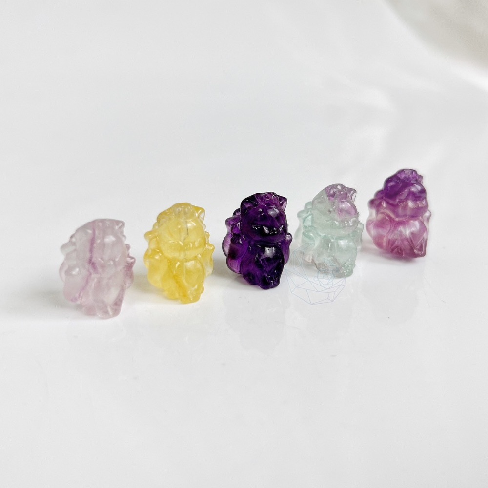 ₍мσσи_нασ ᙏ̤̫͚ ₎桃花皇后九尾狐狸🦊 螢石 雕刻件 約1.8cm 手串孔 (隨機出貨)-細節圖5