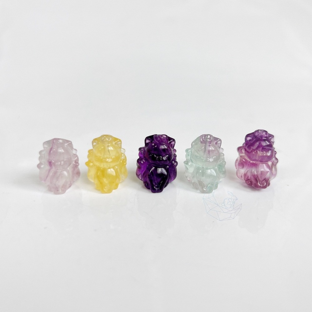 ₍мσσи_нασ ᙏ̤̫͚ ₎桃花皇后九尾狐狸🦊 螢石 雕刻件 約1.8cm 手串孔 (隨機出貨)-細節圖8