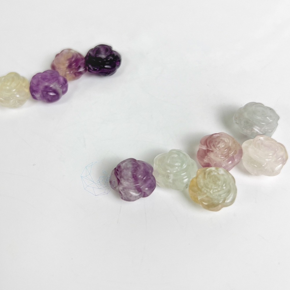 ₍мσσи_нασ ᙏ̤̫͚ ₎玫瑰🌹 1.4cm 手串孔 螢石 雕刻件(隨機出貨)-細節圖5