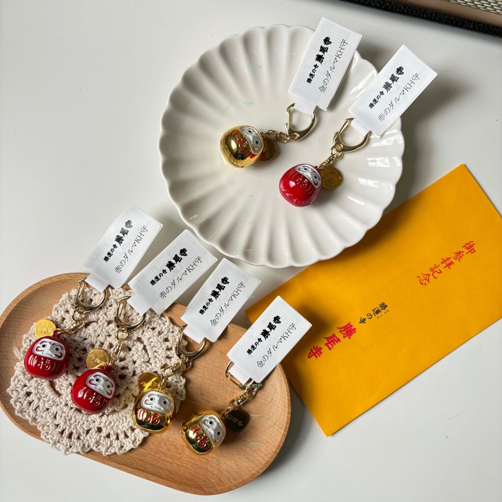 現貨🔥日本限定 勝尾寺 達摩御守 達摩吊飾 鑰匙圈 達摩明信片 不倒翁御守-細節圖2