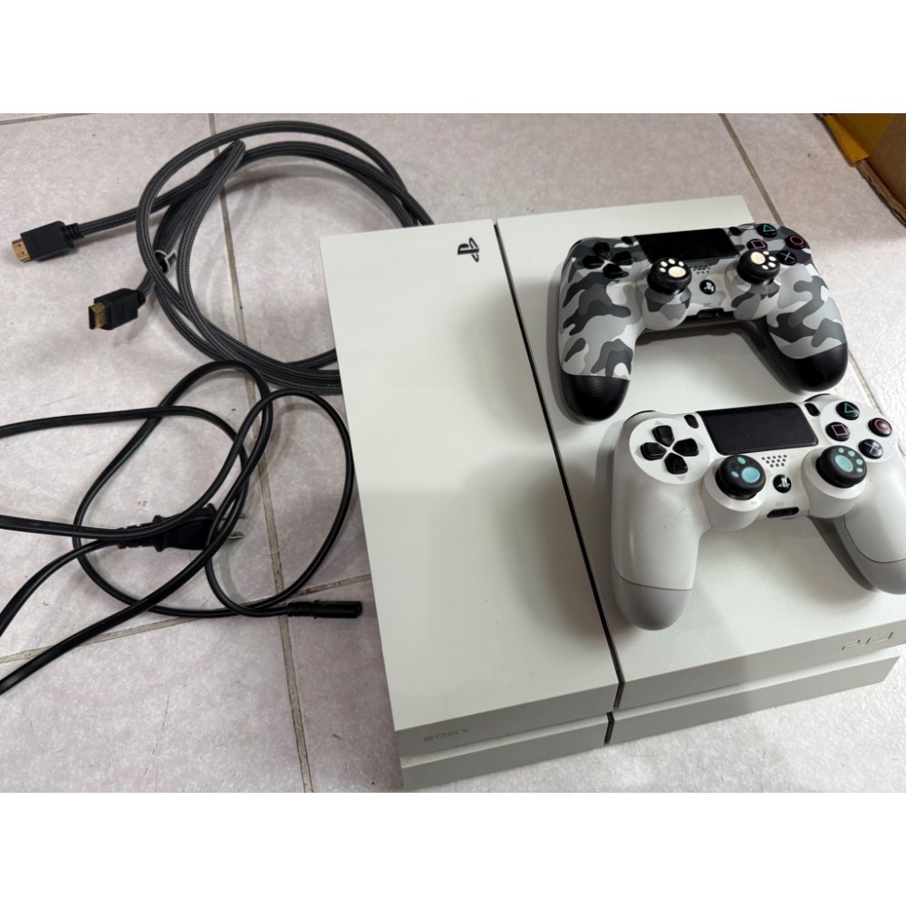 賣二手 PS4 型號CHU-1107A 內詳-細節圖4