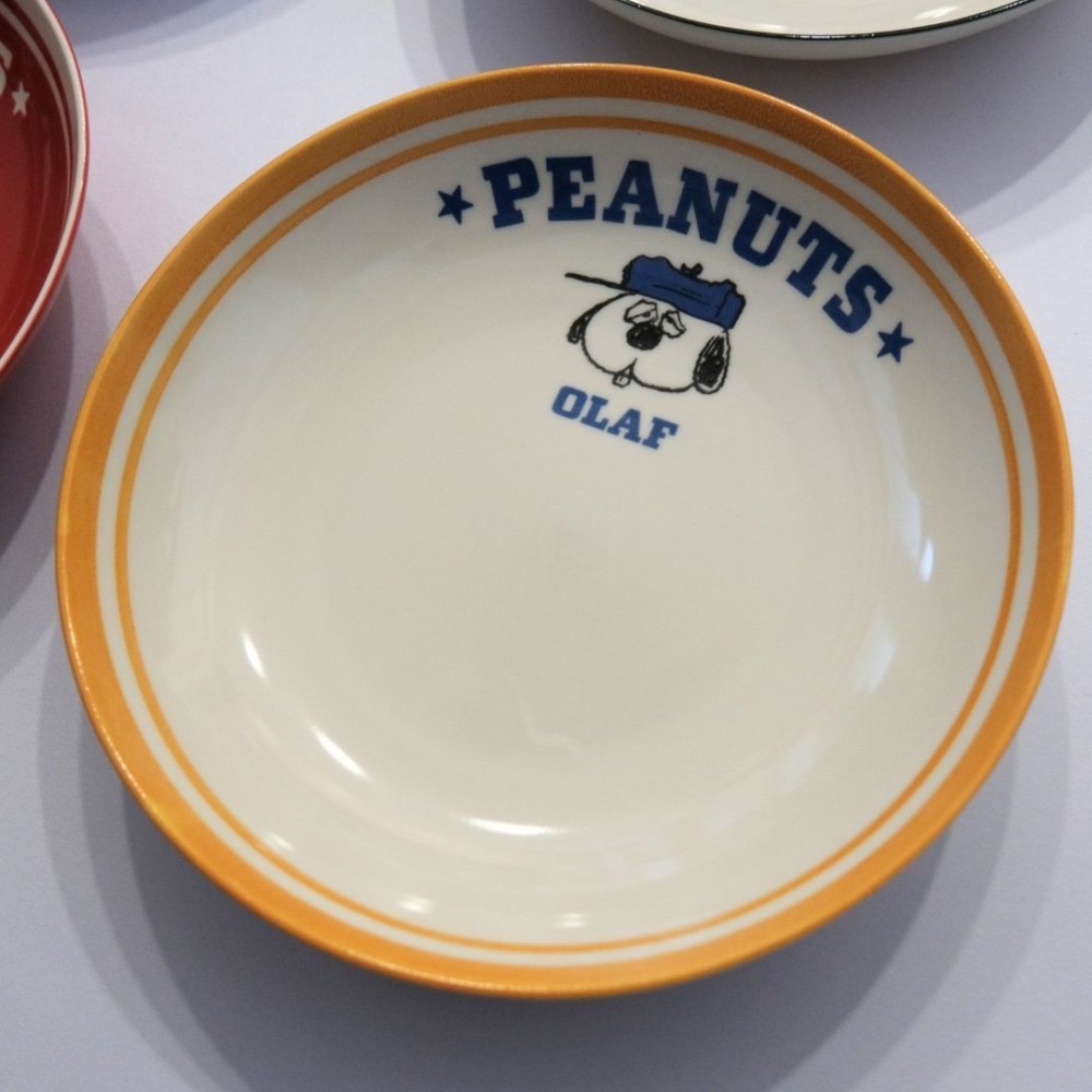 現貨 【Snoopy】史努比 陶瓷盤 Yamaka 日本製🇯🇵 歐拉夫 查理布朗 露西-細節圖4