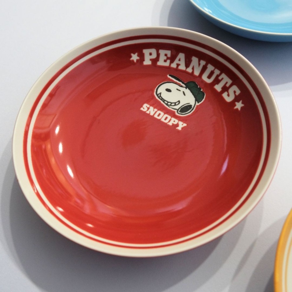 現貨 【Snoopy】史努比 陶瓷盤 Yamaka 日本製🇯🇵 歐拉夫 查理布朗 露西-細節圖5
