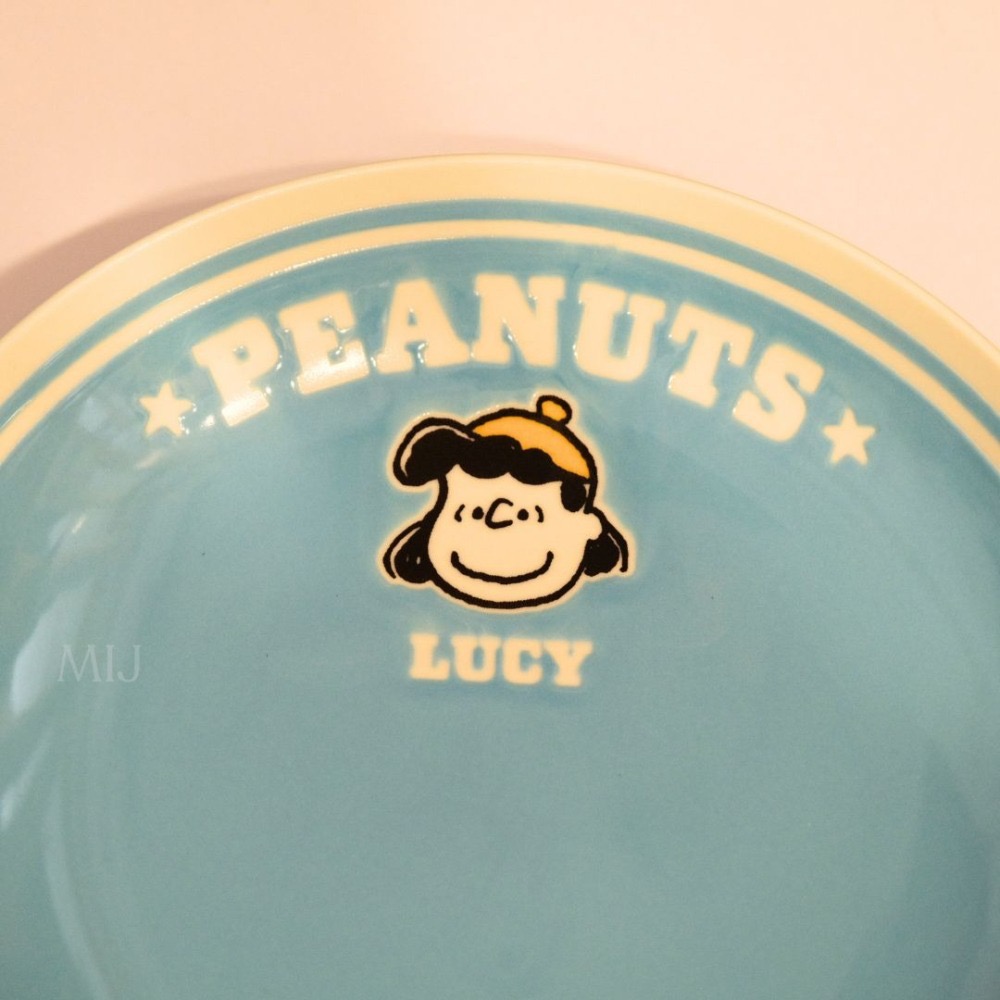 現貨 【Snoopy】史努比 陶瓷盤 Yamaka 日本製🇯🇵 歐拉夫 查理布朗 露西-細節圖9